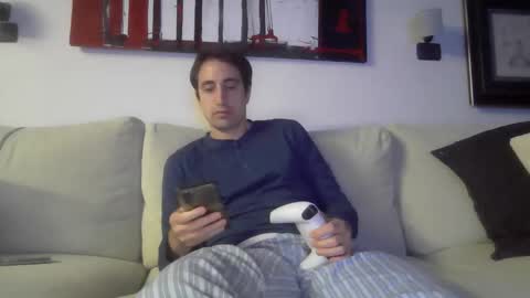 Snapshot of luca_f4 chatting on October 30, 2025, 8:09 pm Luca online show from October 30, 2025, 8:09 pm