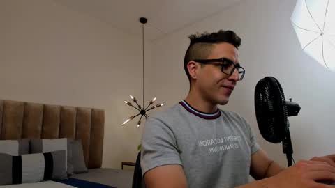 luca_morettii online show from September 11, 2025, 12:16 pm