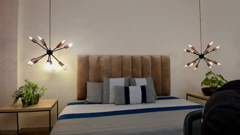 luca_morettii online show from September 24, 2025, 12:19 pm