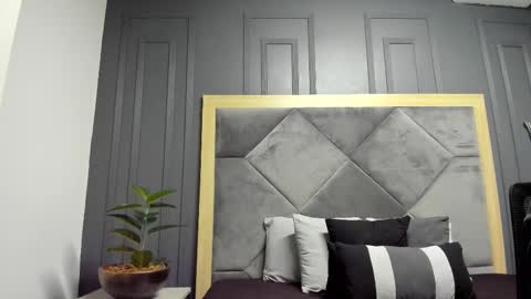 luca_morettii online show from October 28, 2025, 12:09 pm