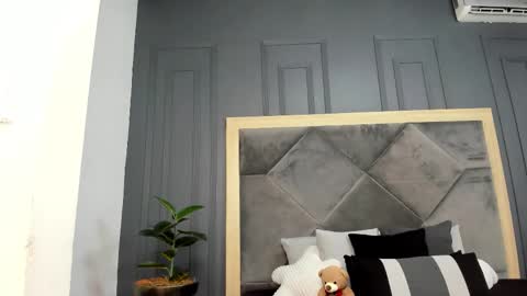 luca_morettii online show from November 16, 2025, 12:11 pm