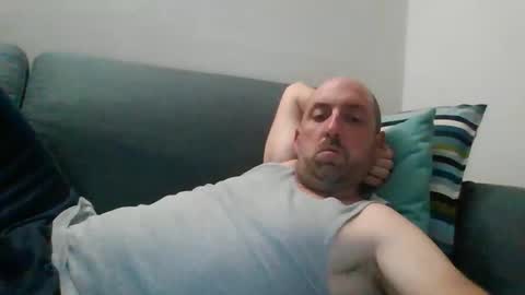 Luca online show from October 24, 2025, 7:43 pm