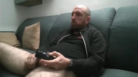 Luca online show from November 3, 2025, 8:21 pm