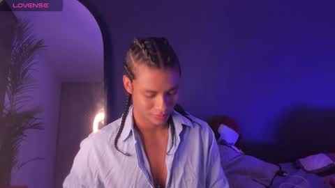   online show from October 13, 2025, 9:53 am