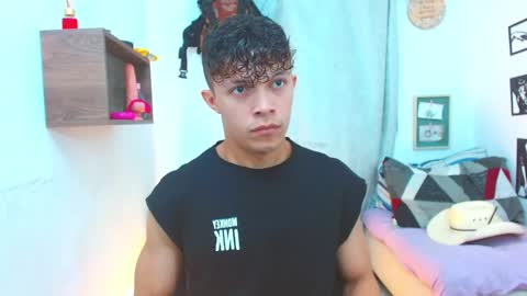 Lucas Luxx online show from September 18, 2025, 12:51 pm