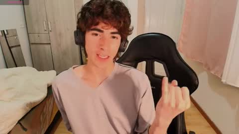 Snapshot of lucas_xo chatting on September 13, 2025, 4:23 am lucas_xo online show from September 13, 2025, 4:23 am