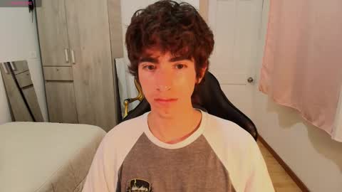 Snapshot of lucas_xo chatting on September 15, 2025, 2:44 am lucas_xo online show from September 15, 2025, 2:44 am