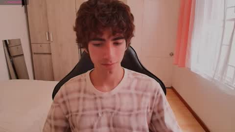 Snapshot of lucas_xo chatting on September 17, 2025, 8:21 pm lucas_xo online show from September 17, 2025, 8:21 pm