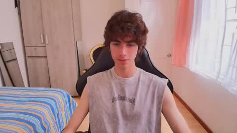 Snapshot of lucas_xo chatting on September 21, 2025, 8:21 pm lucas_xo online show from September 21, 2025, 8:21 pm
