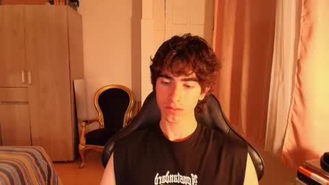 Snapshot of lucas_xo chatting on September 23, 2025, 3:20 am lucas_xo online show from September 23, 2025, 3:20 am