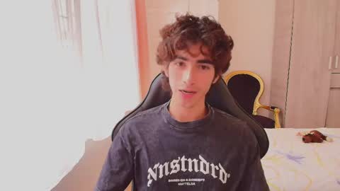 Snapshot of lucas_xo chatting on October 6, 2025, 6:16 pm lucas_xo online show from October 6, 2025, 6:16 pm