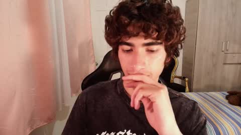 Snapshot of lucas_xo chatting on October 7, 2025, 6:21 am lucas_xo online show from October 7, 2025, 6:21 am