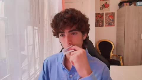 Snapshot of lucas_xo chatting on October 14, 2025, 7:03 pm lucas_xo online show from October 14, 2025, 7:03 pm