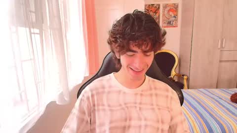 Snapshot of lucas_xo chatting on October 17, 2025, 5:04 pm lucas_xo online show from October 17, 2025, 5:04 pm