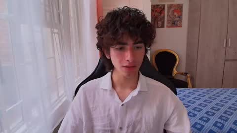 lucas_xo online show from October 30, 2025, 7:36 pm