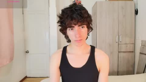 lucas_xo online show from November 17, 2025, 11:10 pm