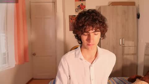 lucas_xo online show from November 23, 2025, 9:25 pm