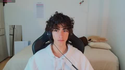 lucas_xo online show from February 15, 2026, 1:13 am