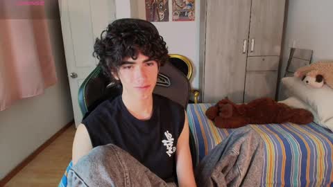 lucas_xo online show from April 8, 2026, 11:27 pm