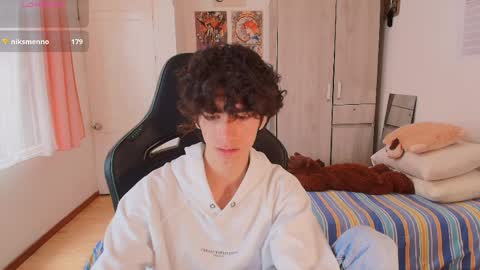 lucas_xo online show from April 10, 2026, 6:45 pm