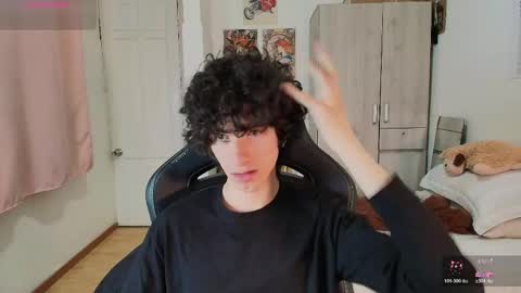 lucas_xo online show from May 23, 2026, 3:56 am