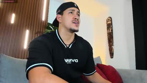 LUCA SANTOS online show from March 28, 2026, 4:01 am