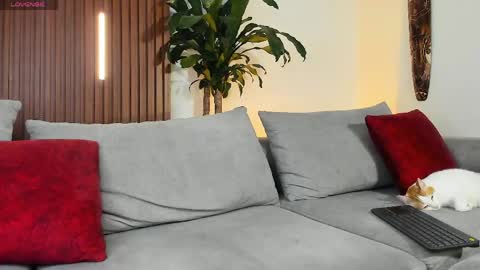 LUCA SANTOS online show from April 11, 2026, 4:39 am