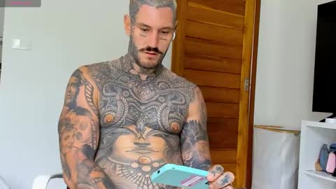 lucasexclusive online show from October 7, 2025, 7:27 am