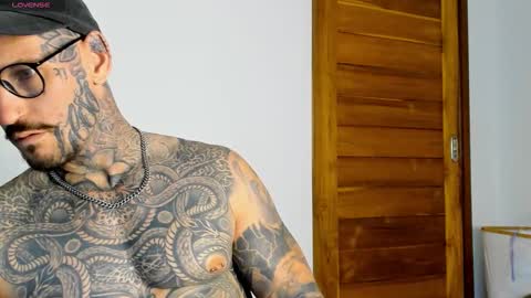 lucasexclusive online show from October 26, 2025, 6:52 am