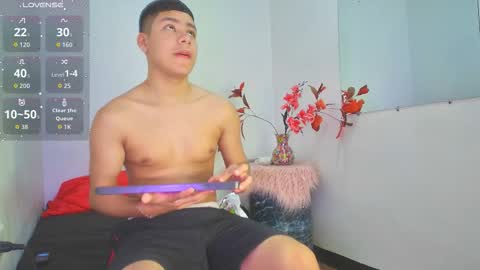 LUCAS TORREZ online show from December 2, 2025, 3:56 am