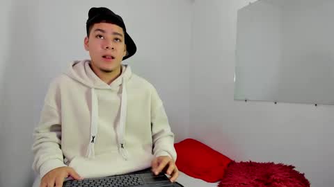 LUCAS TORREZ online show from February 16, 2026, 6:20 am