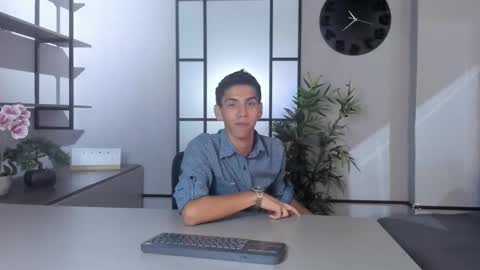 Lucca Moreti online show from March 21, 2026, 8:19 am