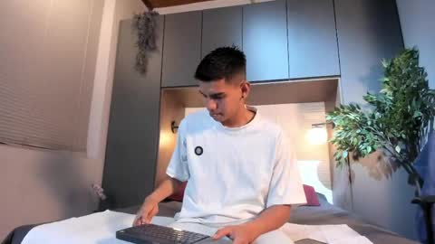 Lucca Moreti online show from June 1, 2026, 3:41 am
