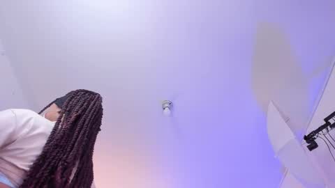 Lucero  online show from March 3, 2026, 3:23 am