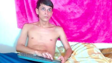 Snapshot of luchocole chatting on April 9, 2026, 8:47 pm LUCHO HOT online show from April 9, 2026, 8:47 pm