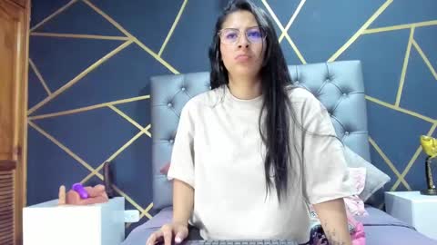 Snapshot of luci_and_sofi chatting on January 18, 2025, 7:37 pm Luciana Ramirez Sofia Collins online show from January 18, 2025, 7:37 pm