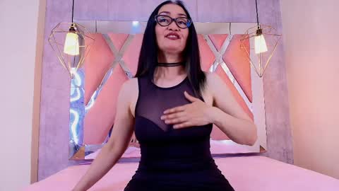 Luci online show from April 10, 2026, 3:23 am