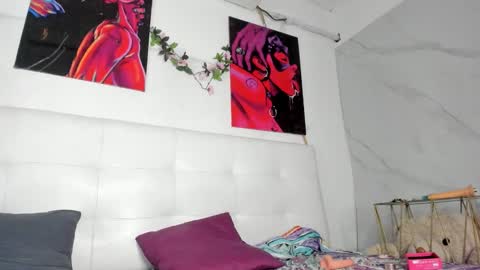 lucia78shy online show from October 23, 2025, 7:07 am