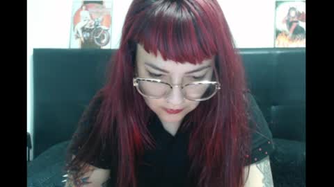 Lulu DCarton online show from April 17, 2026, 3:53 am