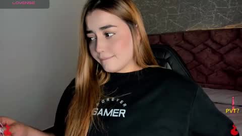 lucia star  online show from January 7, 2025, 6:56 pm