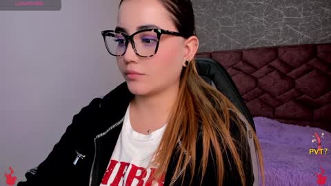 lucia star  online show from January 29, 2025, 7:11 pm