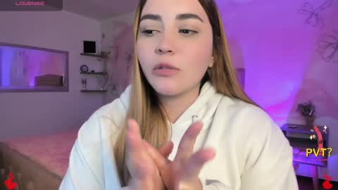 lucia star  online show from February 18, 2025, 5:42 am