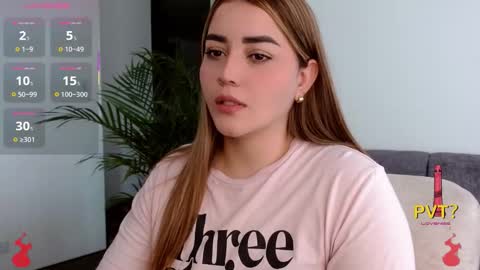 lucia star  online show from October 18, 2025, 4:08 pm