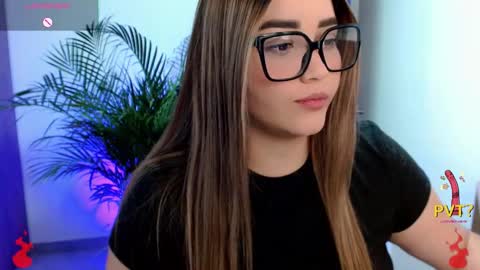 lucia star  online show from March 27, 2026, 11:15 pm