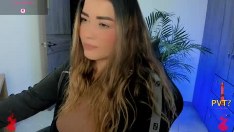 Snapshot of lucia_star_ chatting on June 7, 2026, 2:48 am lucia star online show from June 7, 2026, 2:48 am