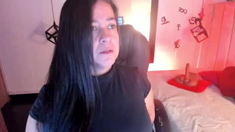 Lucia Vonne online show from October 16, 2025, 1:23 pm