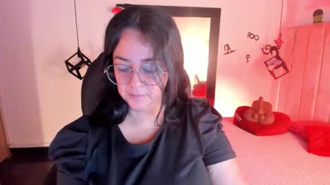 Lucia Vonne online show from October 19, 2025, 9:04 pm