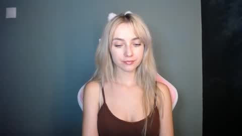 Snapshot of luciacam20 chatting on June 21, 2026, 6:43 pm Lucy online show from June 21, 2026, 6:43 pm