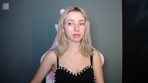 Snapshot of luciacam20 chatting on July 7, 2026, 7:29 pm Lucy online show from July 7, 2026, 7:29 pm