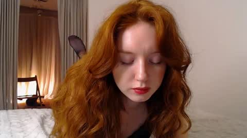 Lucia online show from March 4, 2025, 7:22 pm